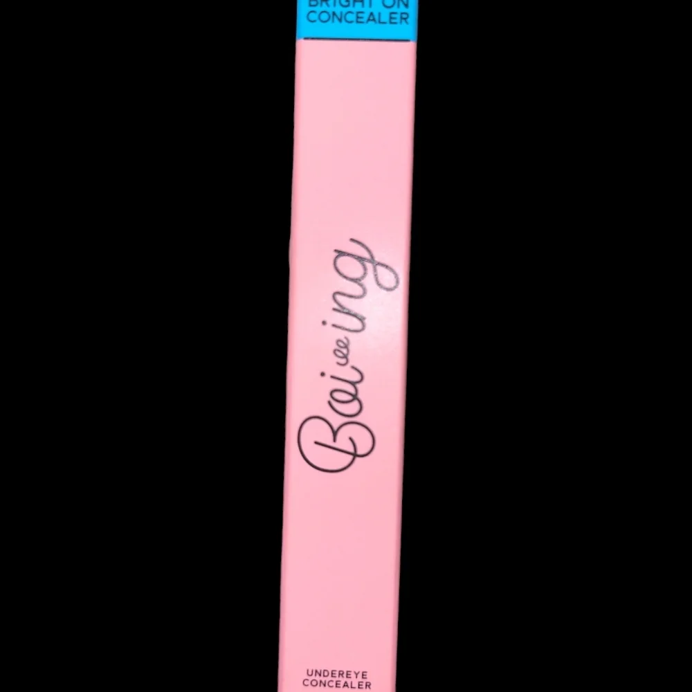 Makeup Bundle Benefit Boiing Concealer s and room spray too!
